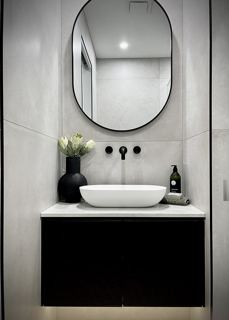 CIRCULAR WALL TAPS