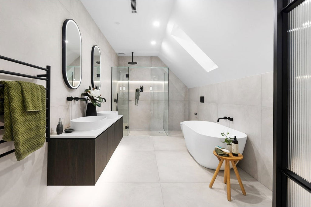 ROUND CEILING SHOWER ARM 300MM