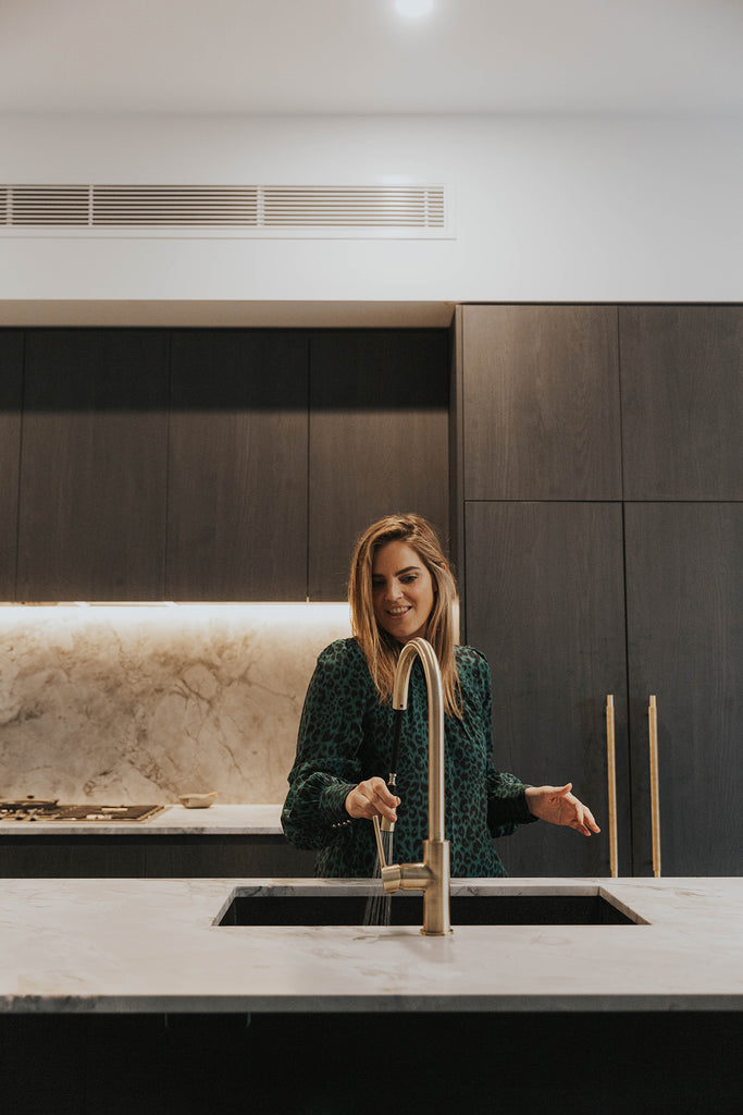 ROUND PICCOLA PULL OUT KITCHEN MIXER TAP