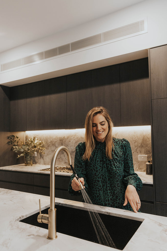 ROUND PICCOLA PULL OUT KITCHEN MIXER TAP