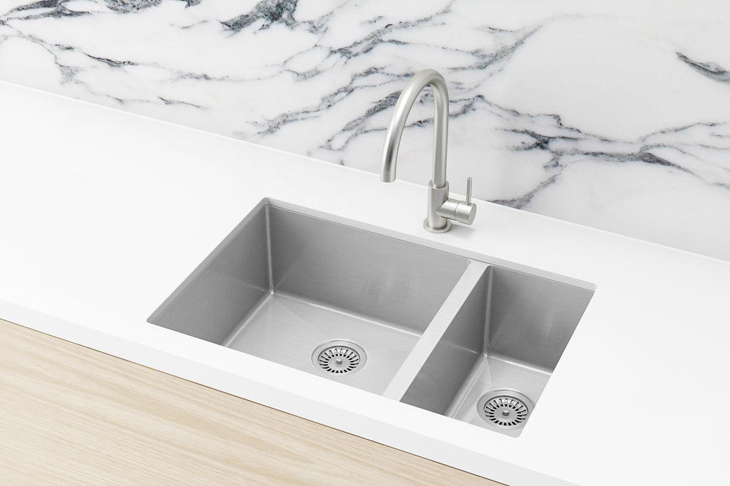 LAVELLO KITCHEN SINK - ONE & HALF BOWL 670 X 440
