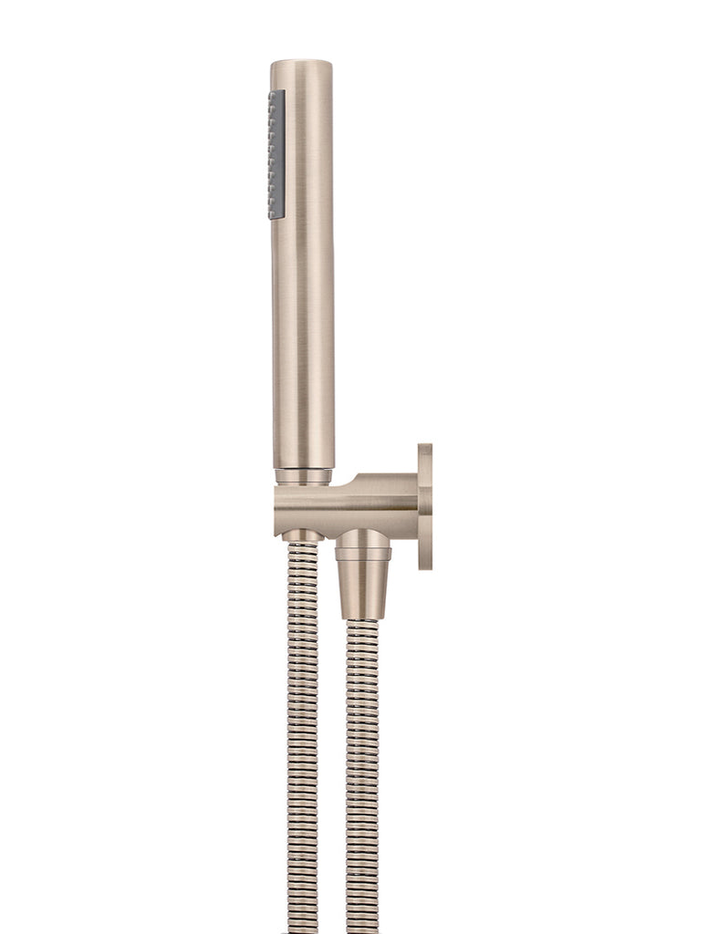 ROUND HAND SHOWER ON FIXED BRACKET