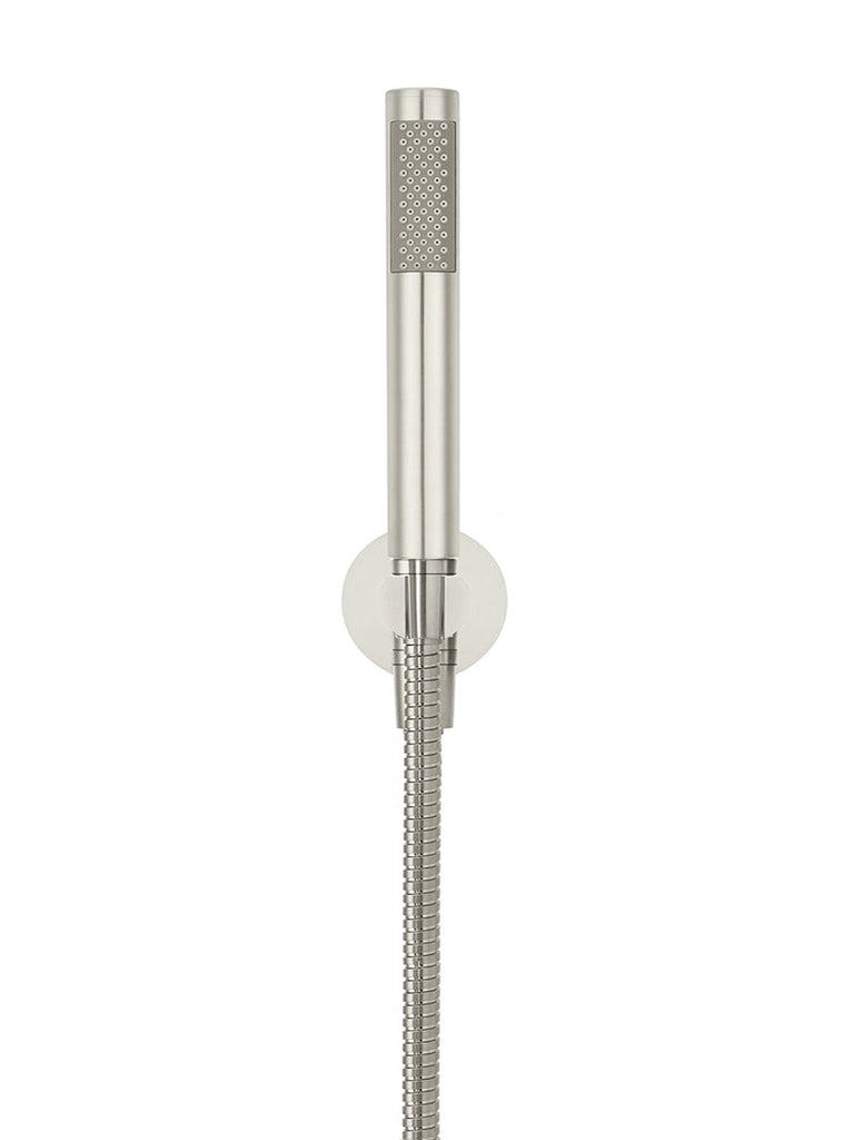 ROUND HAND SHOWER ON FIXED BRACKET