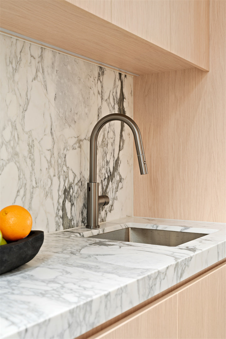 MECCA SMART SENSOR PULL OUT KITCHEN MIXER GUN METAL