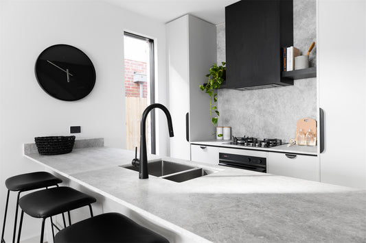 DOLCE PULL OUT SINK MIXER WITH VEGIE SPRAY FUNCTION MATTE BLACK