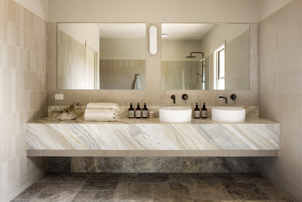 UNIVERSAL ROUND CURVED SPOUT