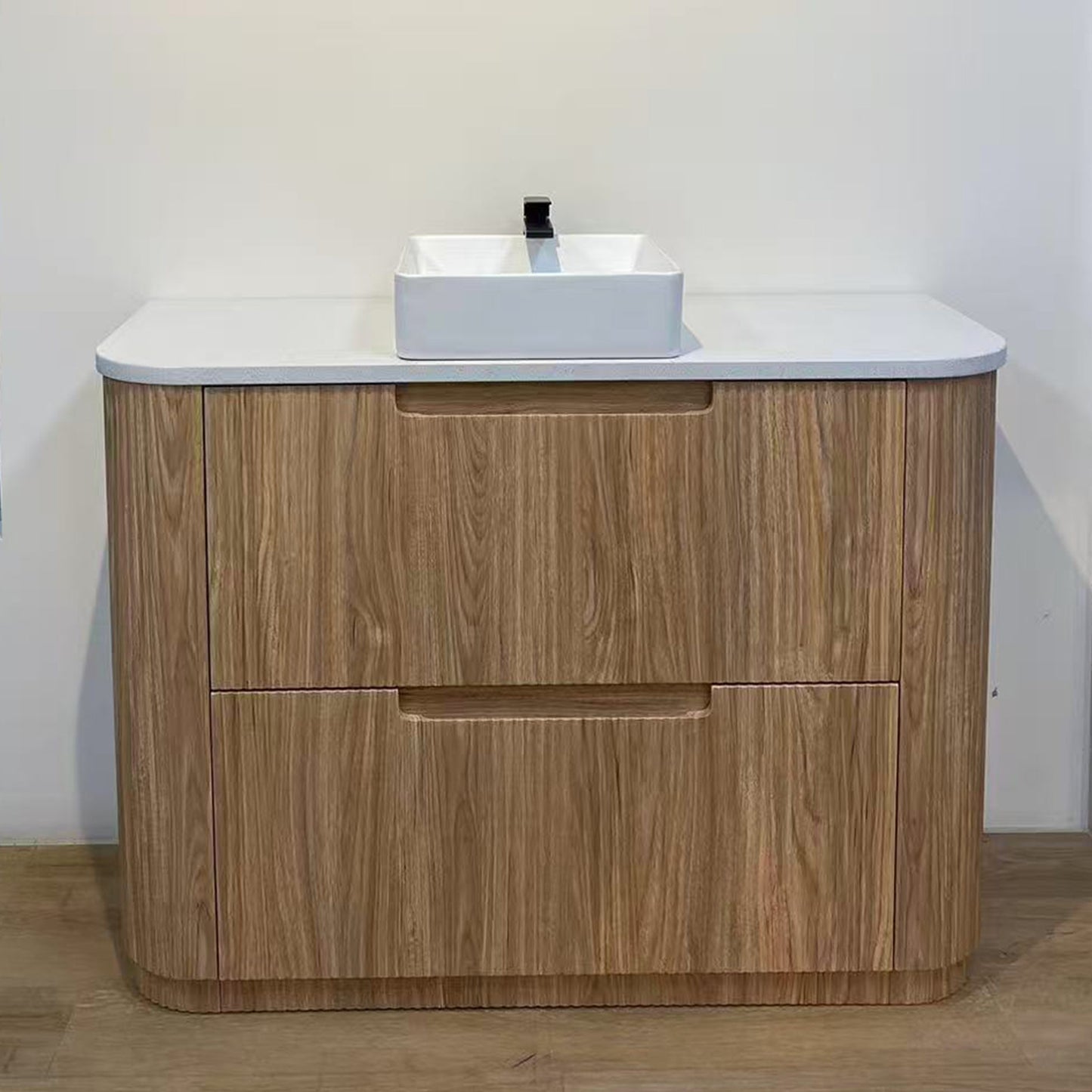 Varcelli Floor Standing