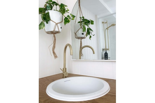 Cuisine Round 47 Inset / Undermount Fine Fireclay Gloss White Sink