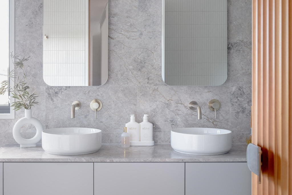 UNIVERSAL ROUND CURVED SPOUT