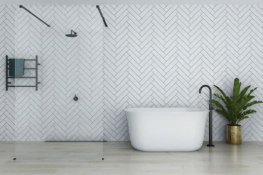 M-Series 1150 Freestanding Panel – Clear glass/black fittings