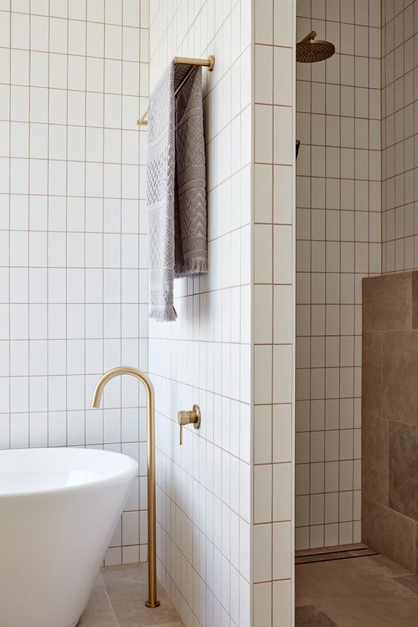 ROUND DOUBLE TOWEL RAIL 900MM