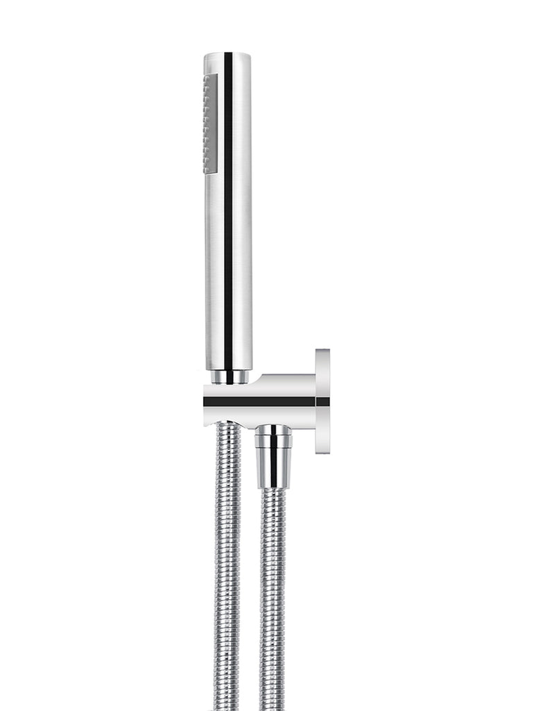 ROUND HAND SHOWER ON FIXED BRACKET