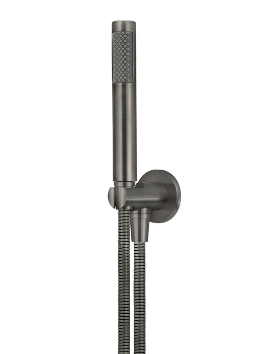 ROUND HAND SHOWER ON FIXED BRACKET
