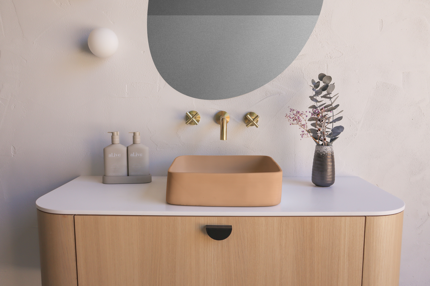 Cast Basin (Pastel Peach)