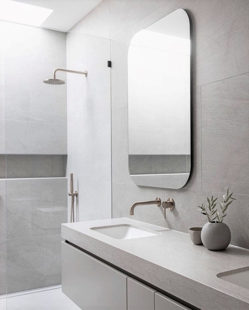 UNIVERSAL ROUND CURVED SPOUT