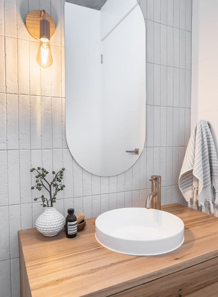 ROUND BASIN MIXER CURVED