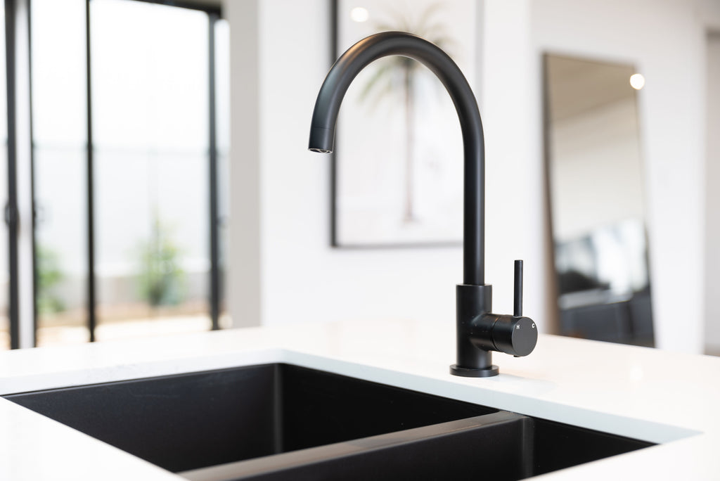 ROUND GOOSENECK KITCHEN MIXER TAP