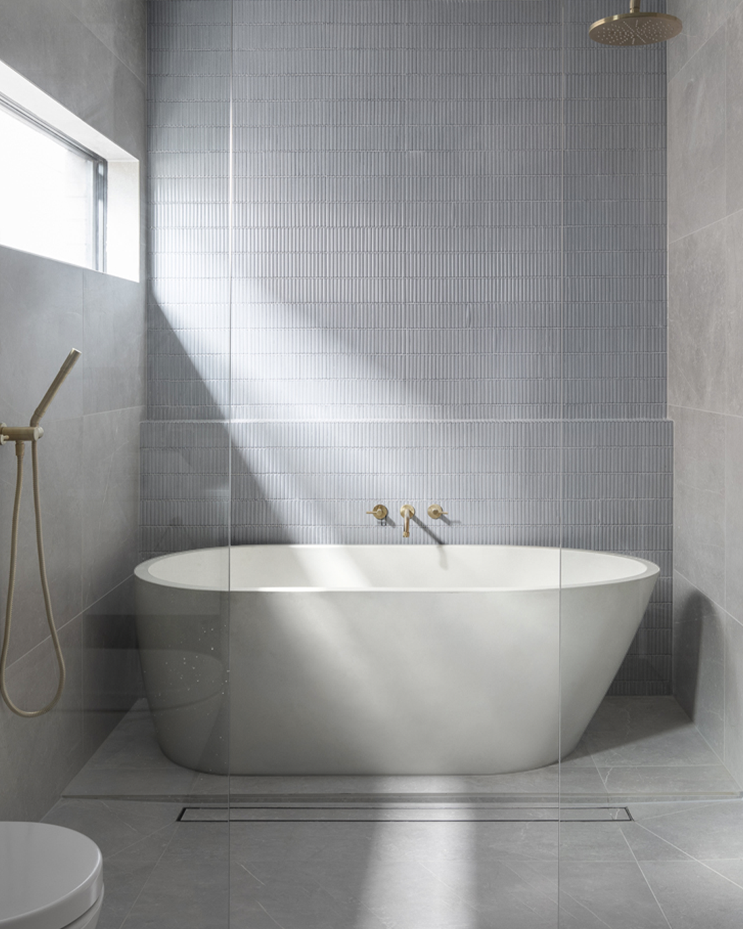 Juno Freestanding Bathtub (Morning Mist)