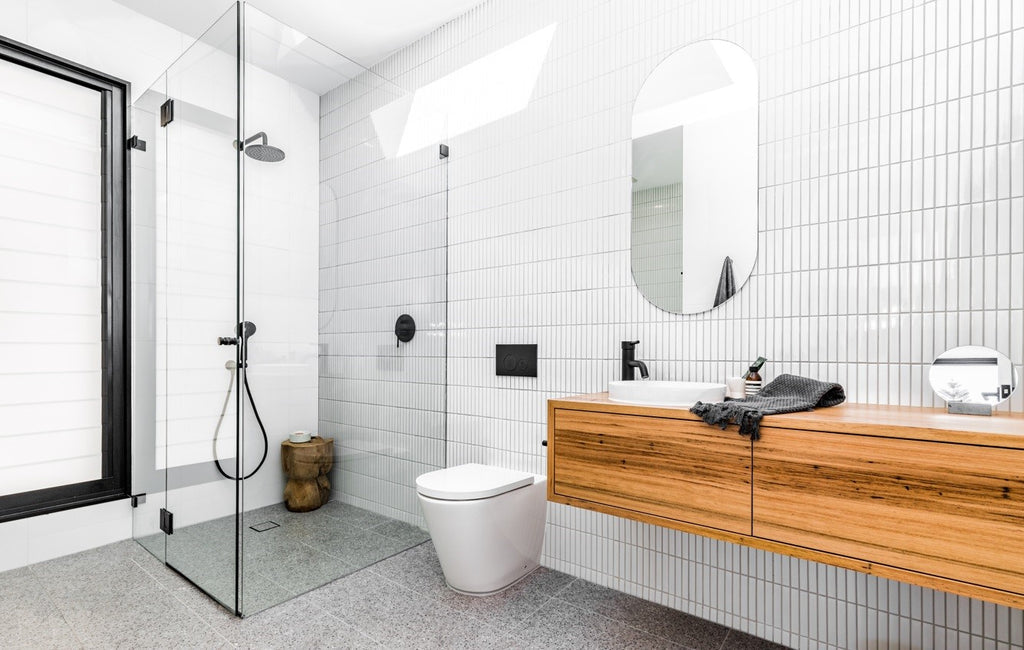 ROUND WALL SHOWER CURVED ARM 400MM