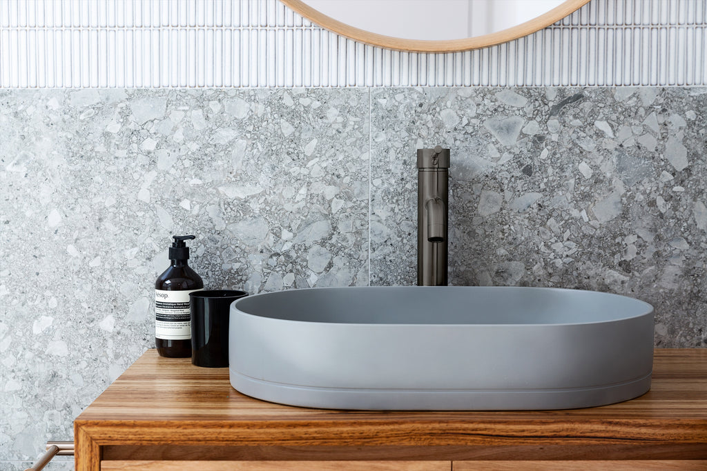 ROUND TALL CURVED BASIN MIXER
