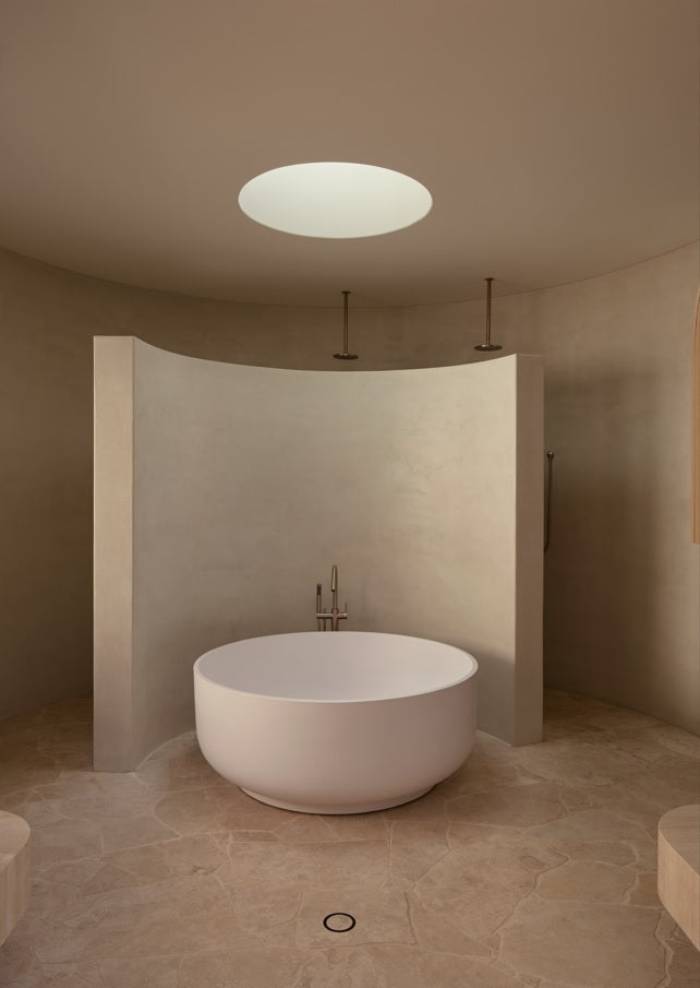 ROUND FREESTANDING BATH SPOUT AND HAND SHOWER