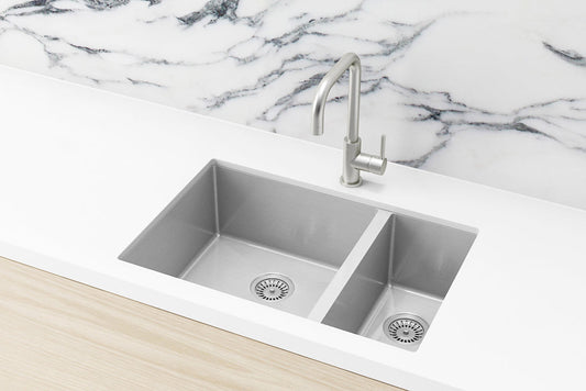 LAVELLO KITCHEN SINK - ONE & HALF BOWL 670 X 440