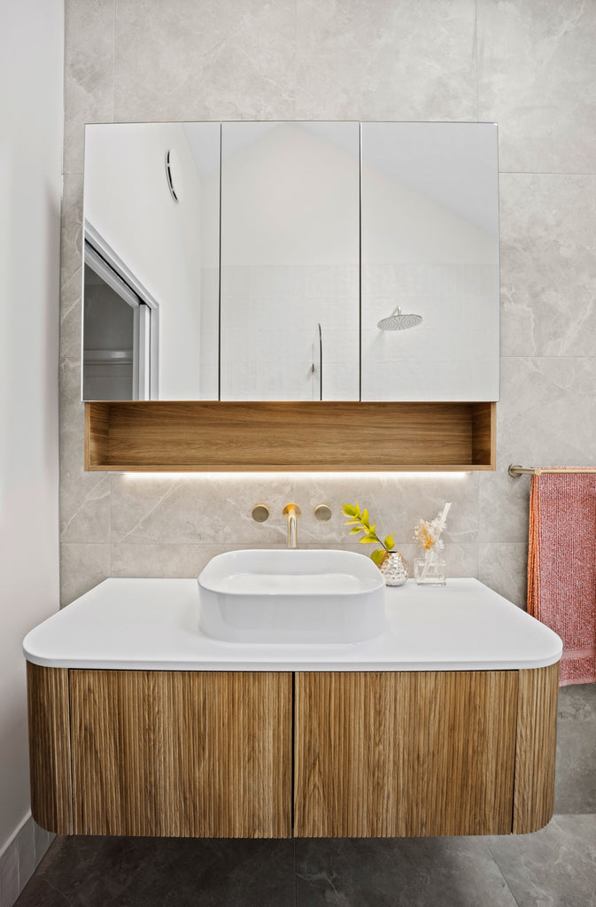 CIRCULAR WALL TAPS