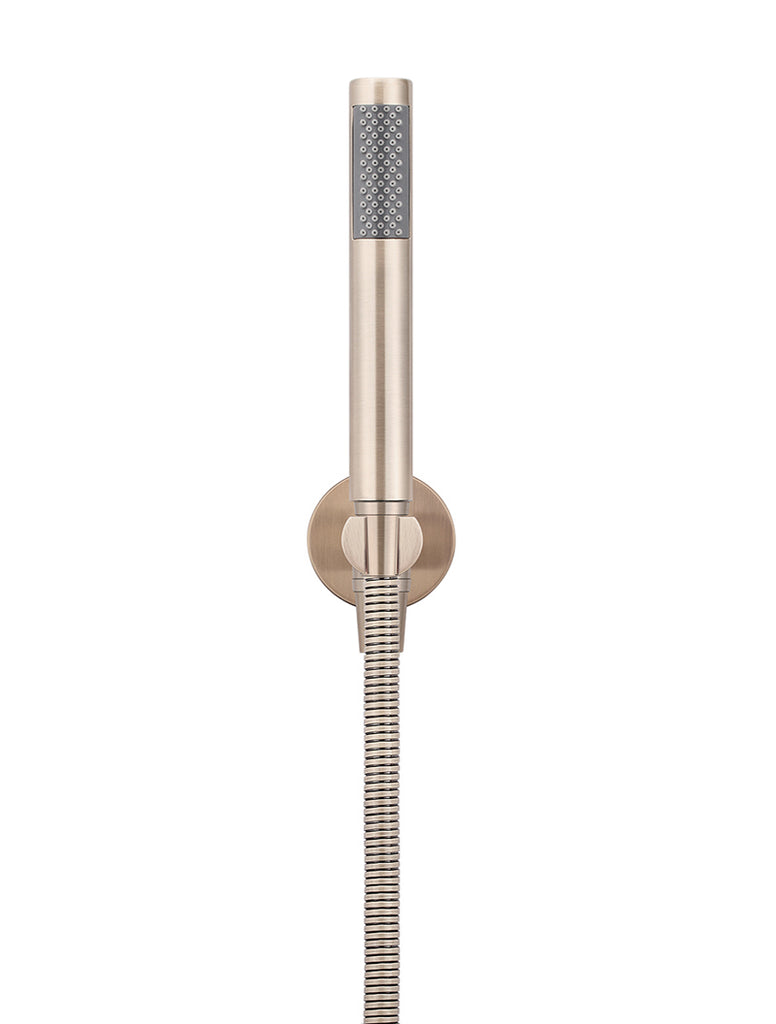 ROUND HAND SHOWER ON FIXED BRACKET