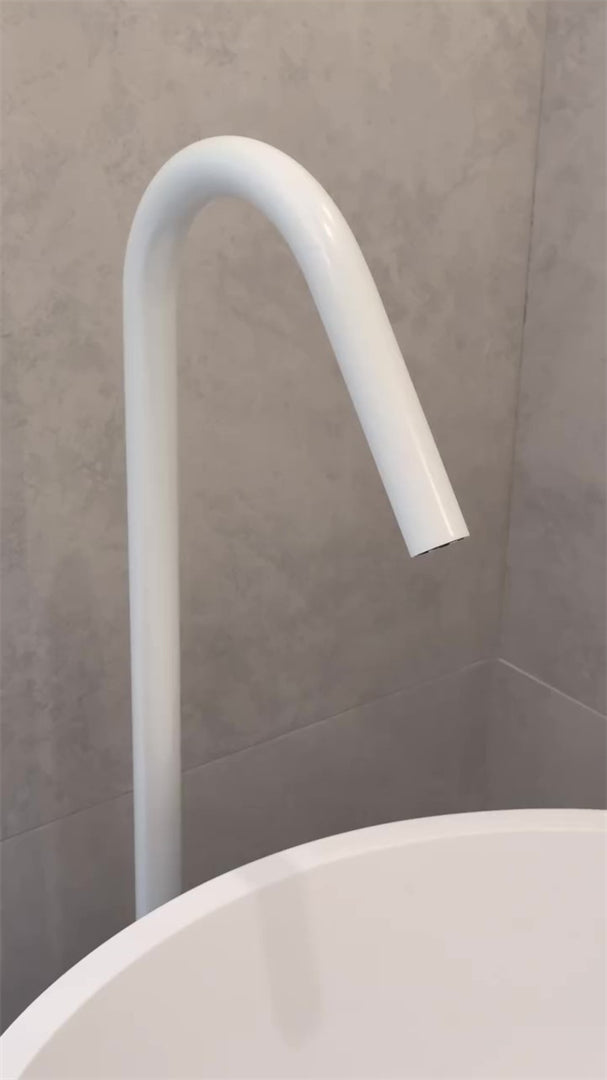 MECCA FREESTANDING BATH SPOUT ONLY MATTE WHITE