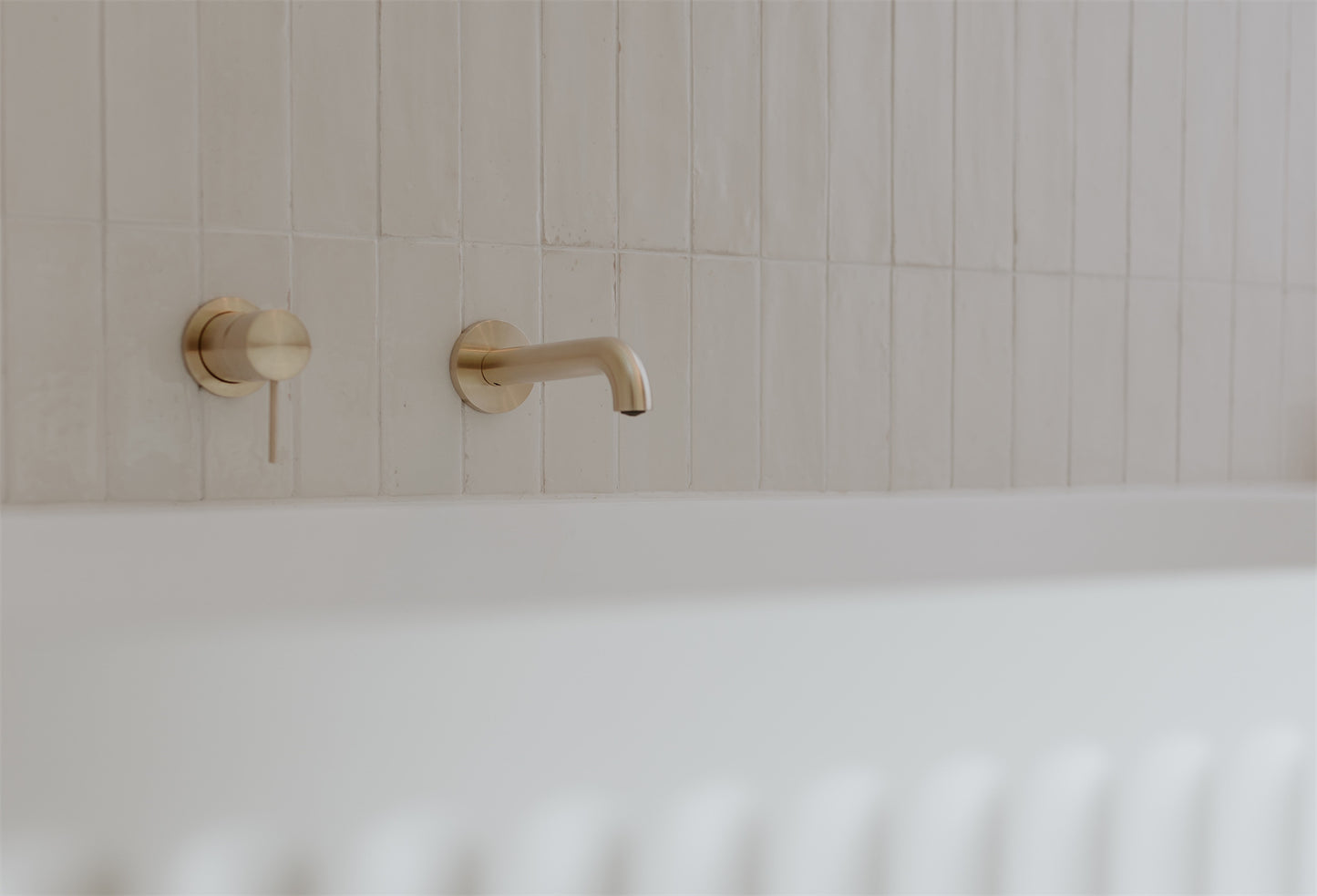 MECCA BASIN/BATH SPOUT ONLY 120/160/185/230/260MM BRUSHED GOLD