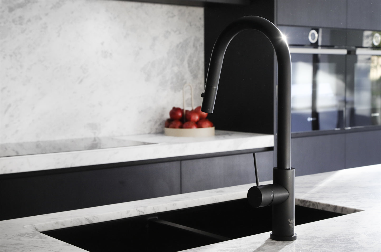 MECCA PULL OUT SINK MIXER WITH VEGIE SPRAY FUNCTION MATTE BLACK