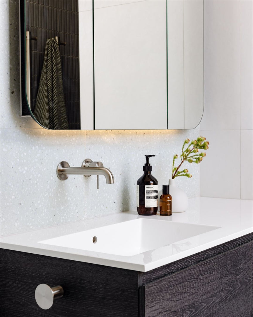 MECCA ROBE HOOK II BRUSHED NICKEL