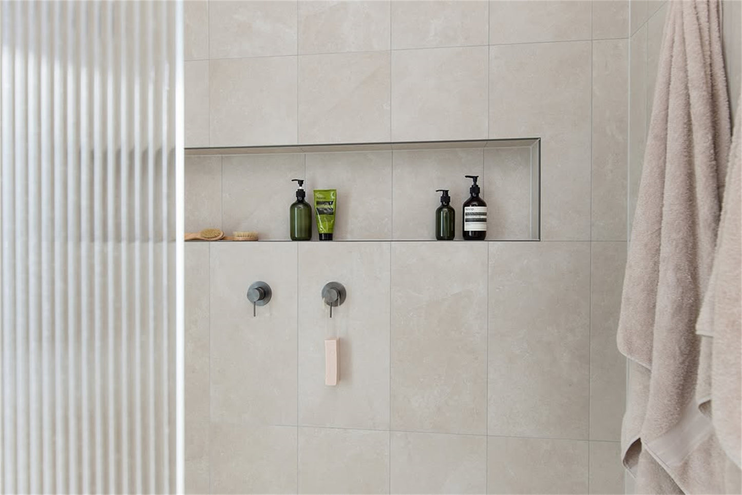 MECCA SHOWER MIXER 80MM PLATE GUN METAL GREY