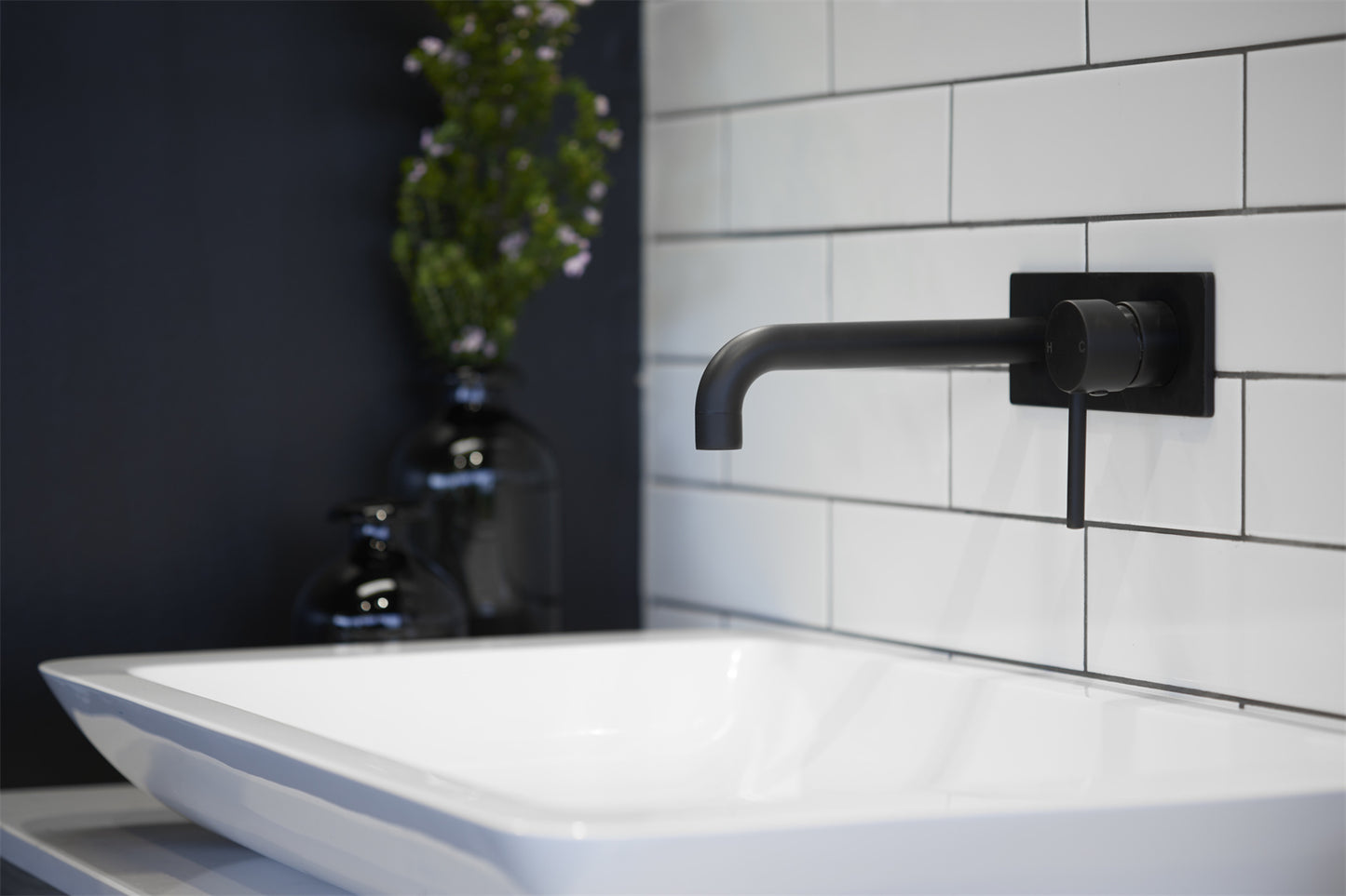 DOLCE WALL BASIN/BATH MIXER MATTE BLACK