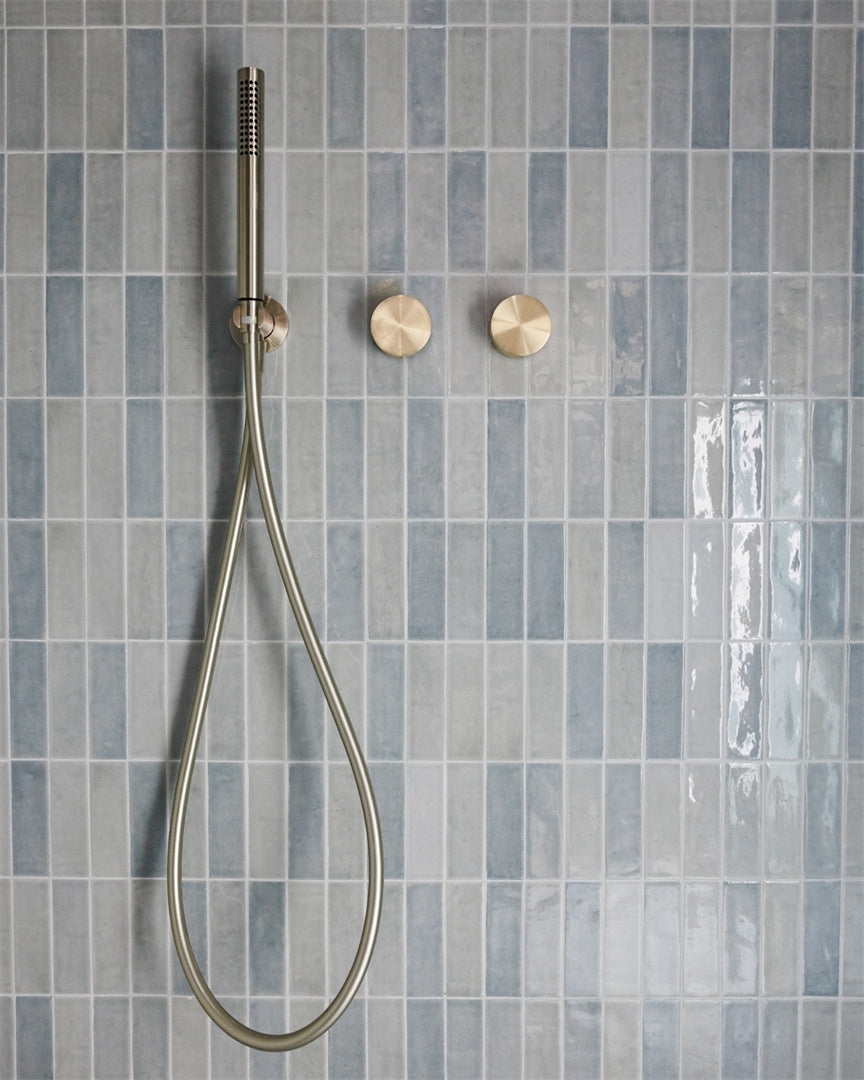 SLIM SHOWER ON BRACKET CHROME (NR307CH) BRUSHED GOLD