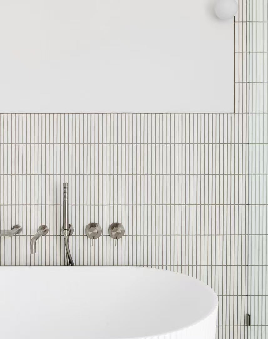 SLIM SHOWER ON BRACKET CHROME (NR307CH) CHROME