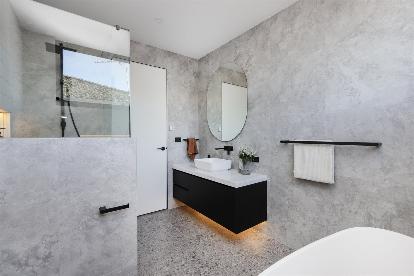 BIANCA TOILET ROLL HOLDER MATTE BLACK