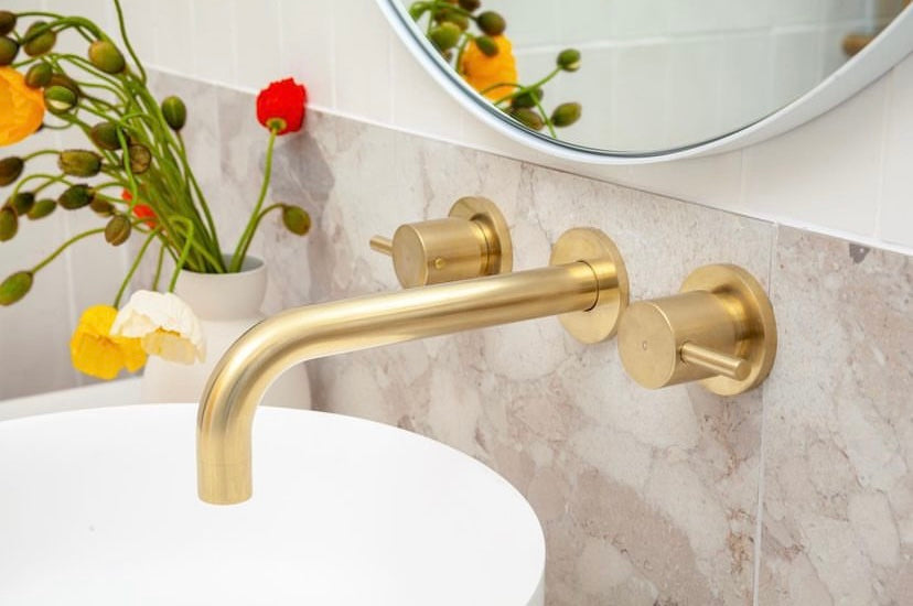 ROUND QUARTER TURN WALL TOP ASSEMBLIES