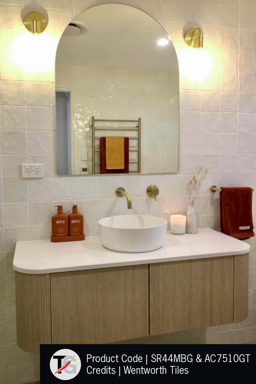 SR44MBG Brushed Gold Round Ladder Heated Towel Rail