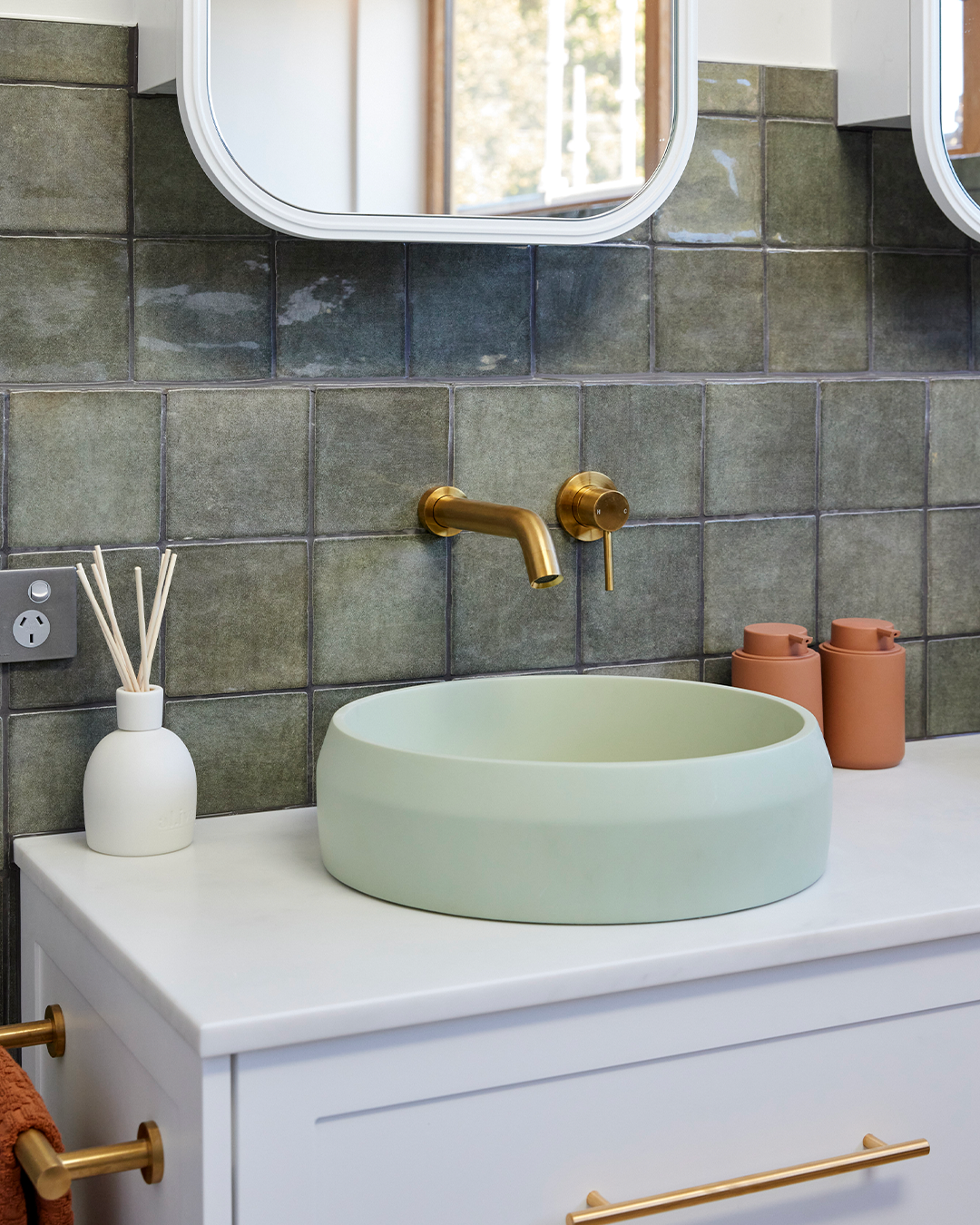 Prism Circle Basin (Mint)