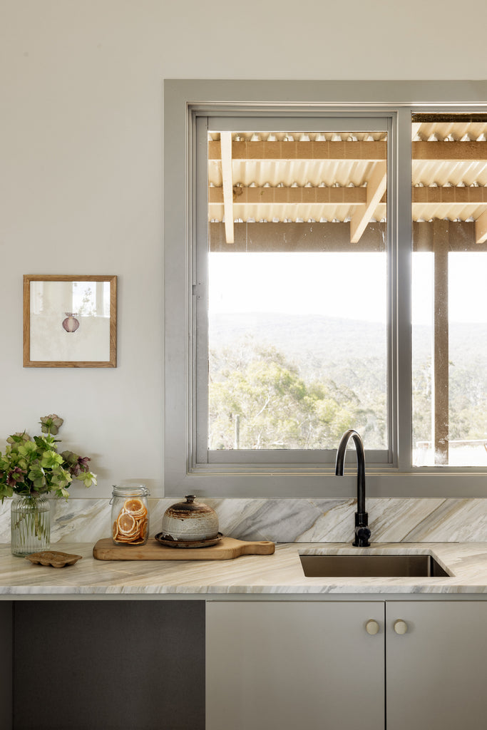 ROUND GOOSENECK KITCHEN MIXER TAP WITH PINLESS HANDLE
