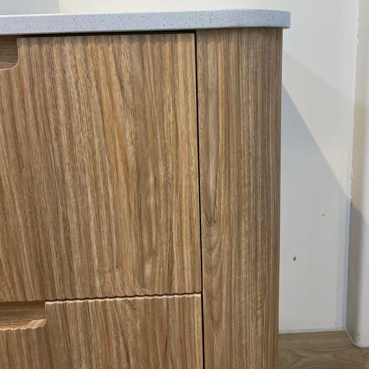Varcelli Floor Standing