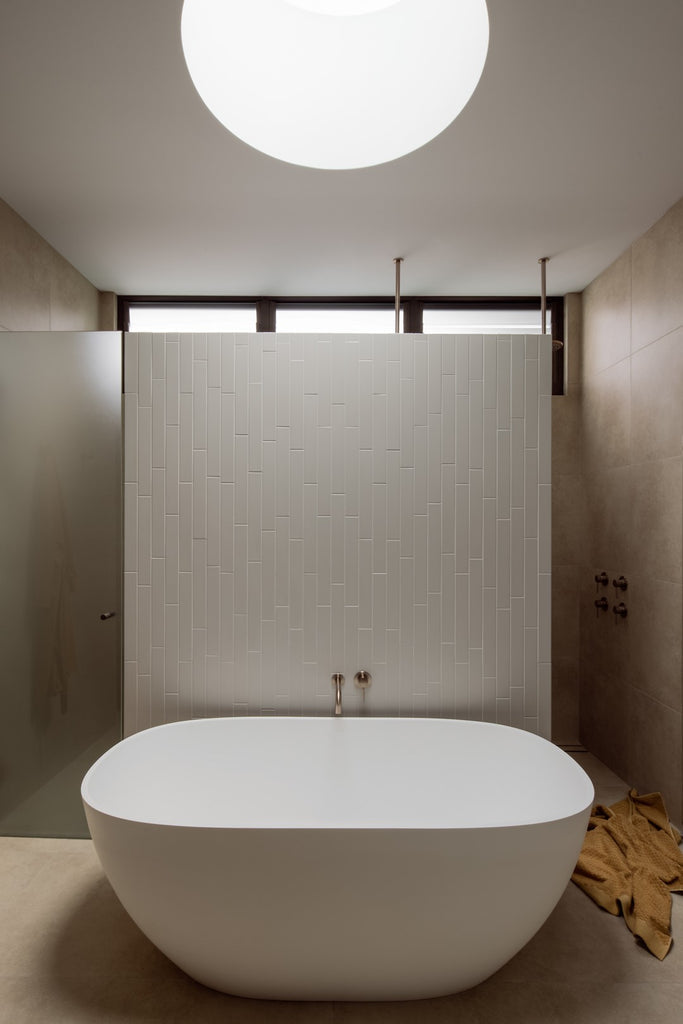 UNIVERSAL ROUND CURVED SPOUT