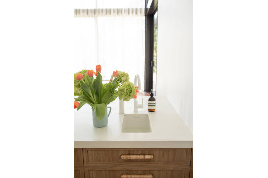 Cuisine 30 x 46 Inset / Undermount Fine Fireclay Gloss White Sink