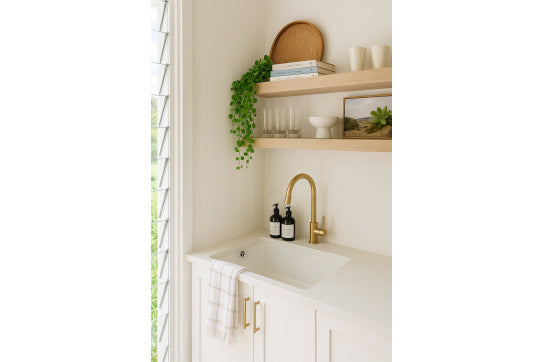 Cuisine 60 x 46 Inset / Undermount Fine Fireclay Gloss White Sink