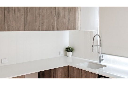 Cuisine 46 x 46 Inset / Undermount Fine Fireclay Gloss White Sink