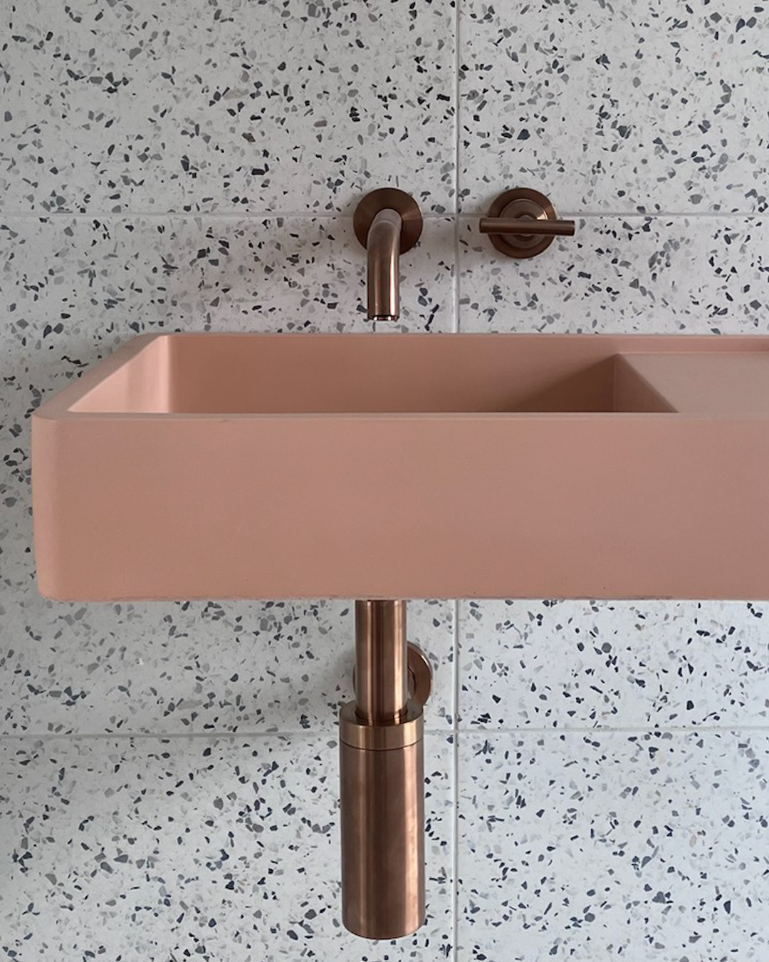 Shelf 02 Basin (Blush Pink)