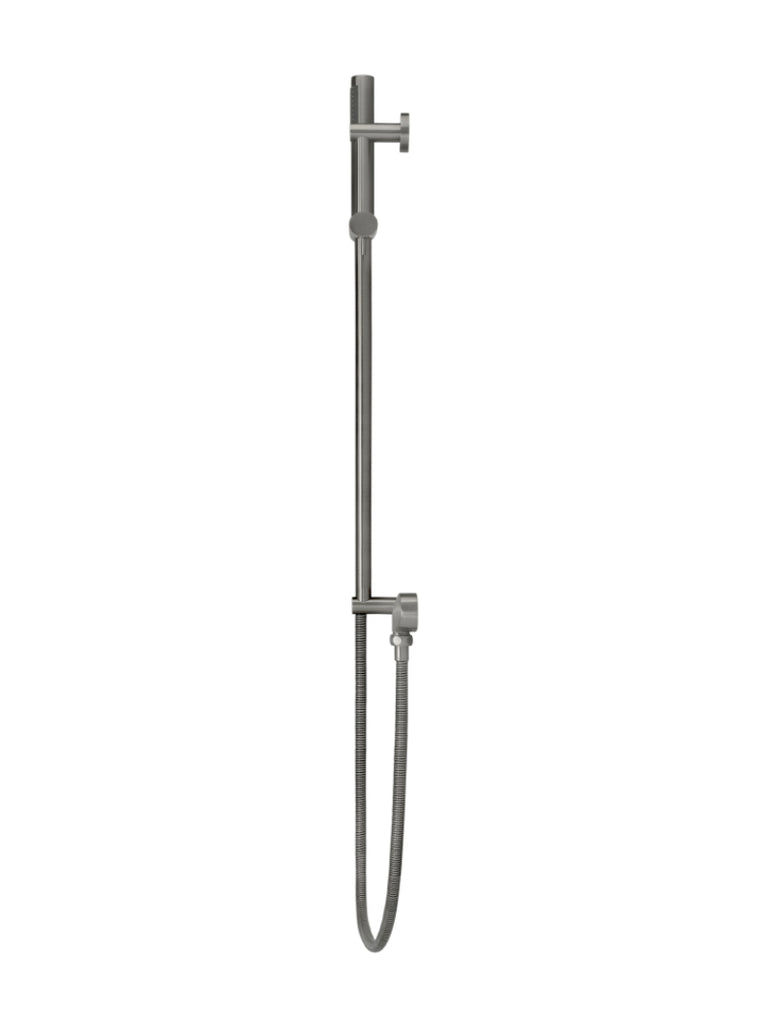 ROUND HAND SHOWER ON RAIL COLUMN