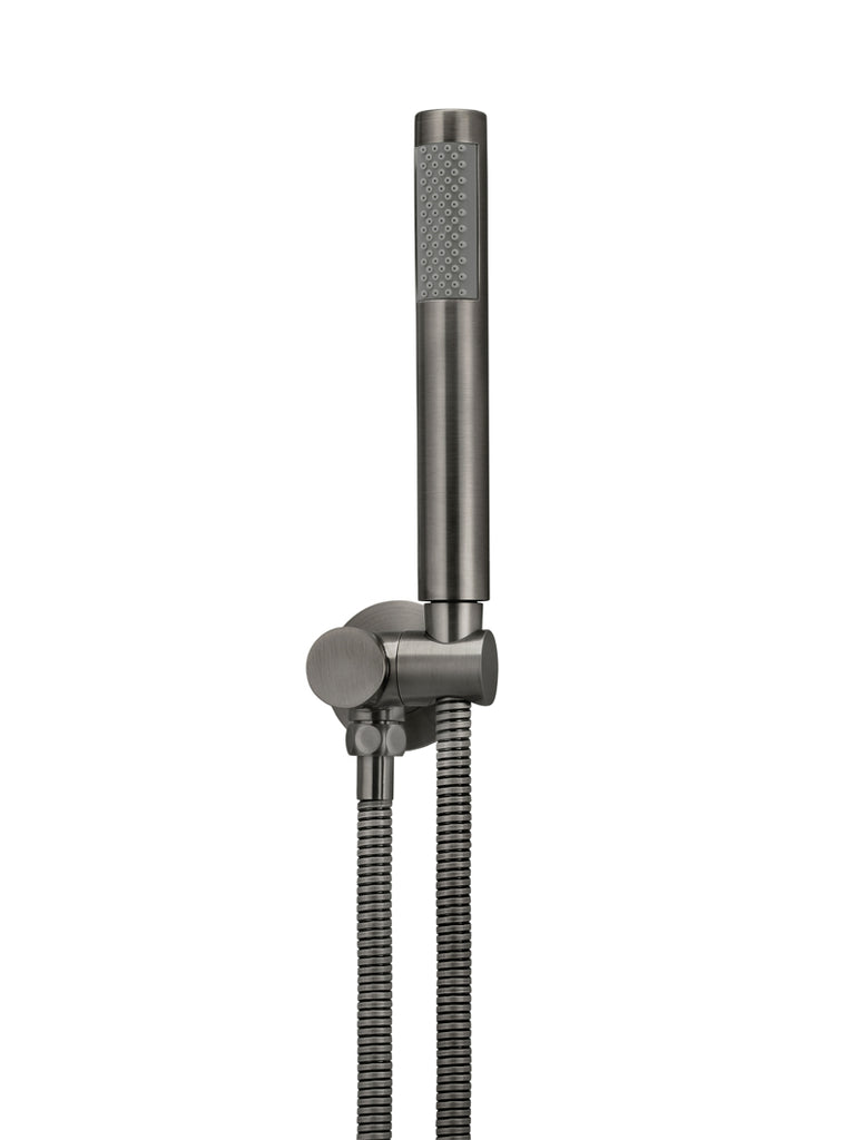 ROUND SHOWER ON SWIVEL BRACKET
