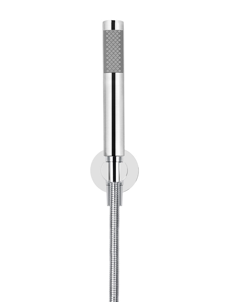 ROUND HAND SHOWER ON FIXED BRACKET